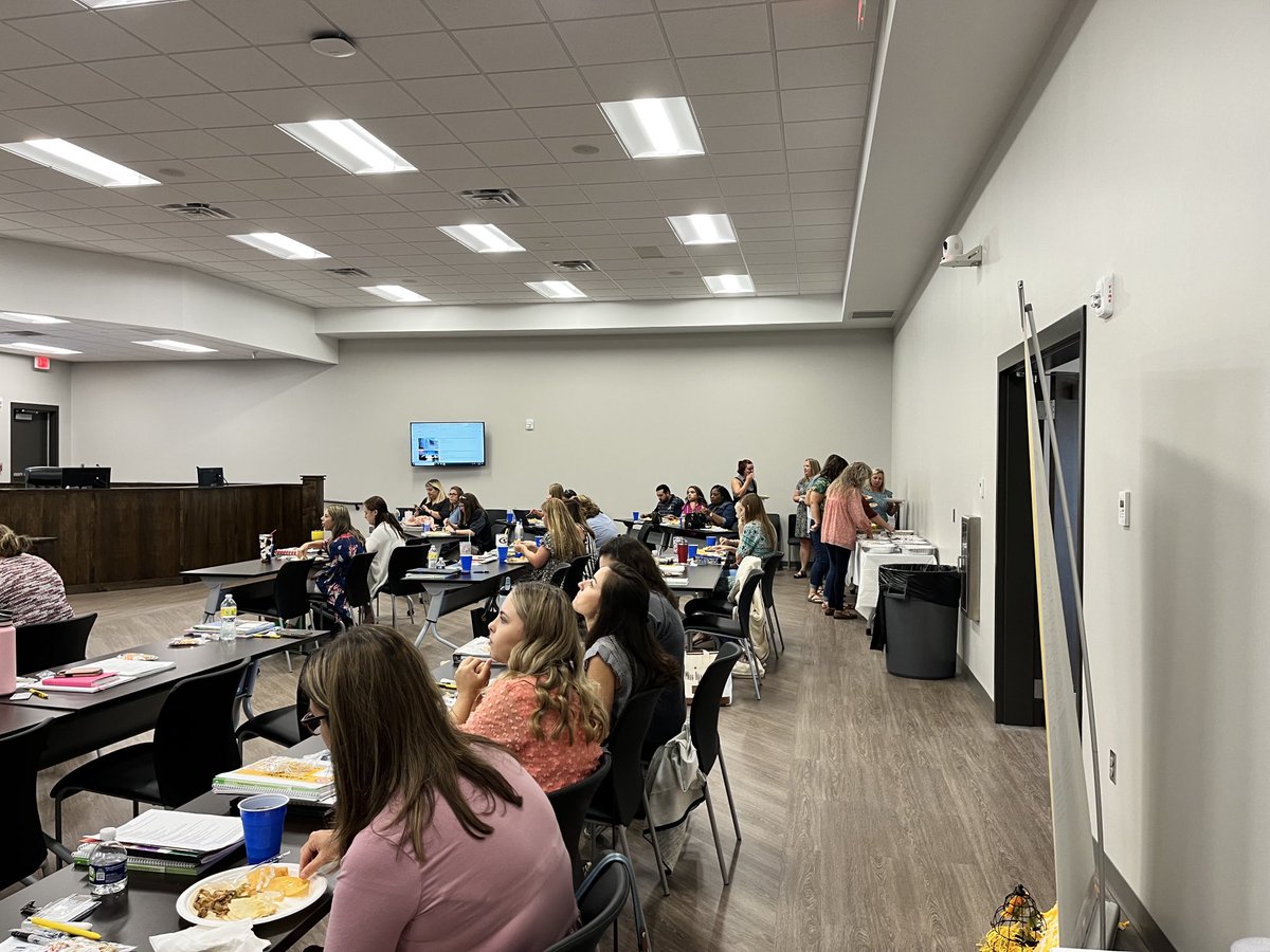 New teacher orientation for Cook County Schools! 50 new teachers! Happy to provide lunch and spend time sharing how Edmentum creates successful student outcomes everywhere learning occurs! The new district office is beautiful! ⁦<a href="/edmentum/">edmentum</a>⁩ ⁦<a href="/LauraBr70334579/">Laura Brown</a>⁩