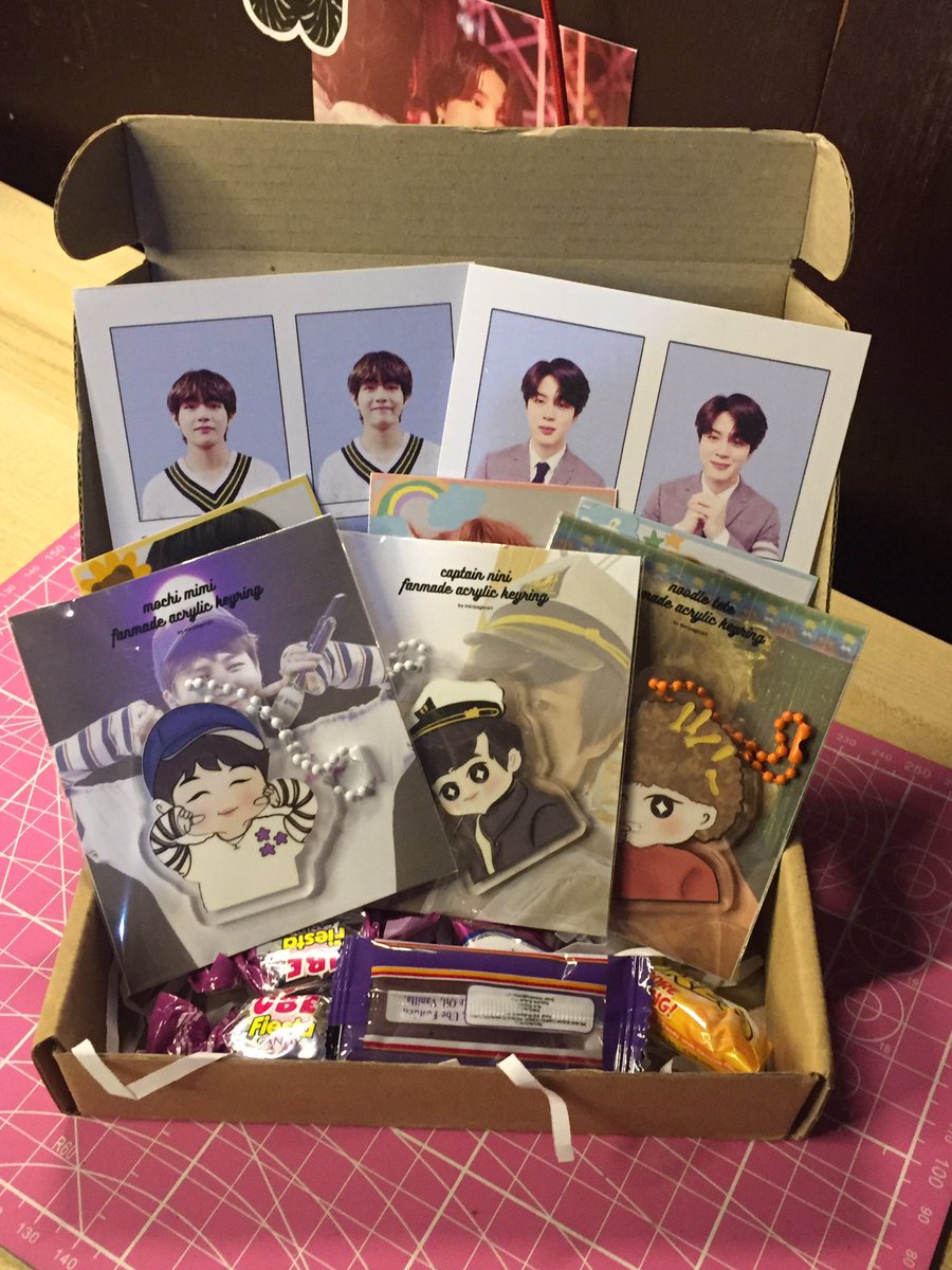 thv_bangtanO7's tweet photo. :¨·.·¨:
`·. #maecymails
💌from: @busankmstudios @minijagicart
#bybusankmstudios 🎀
— Super cute keyrings!!! Thank you for packing it well and super luv the freebies as in super😘 till our next budol!!!💗 https://t.co/EuyENSE1eC