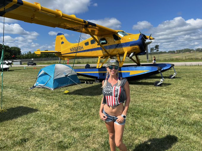 TW Pornstars WildWifeBarbie. Pictures and videos from Twitter. Page 22