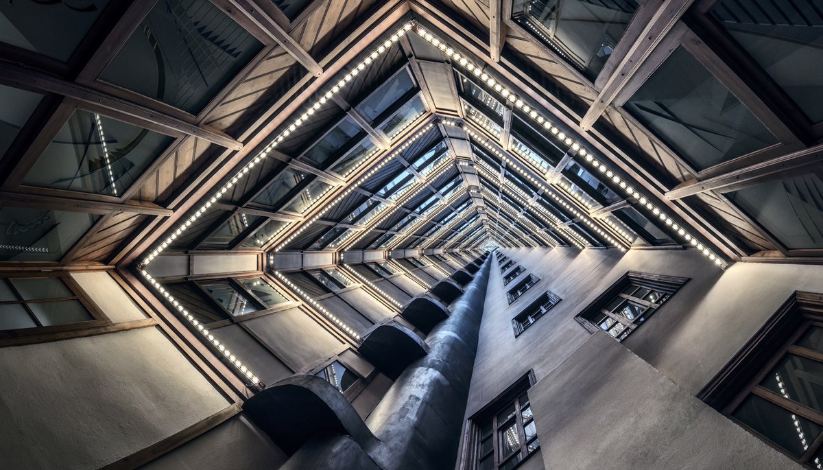 jesusmchamizo's tweet photo. “Hacia Arriba" y "Algo más”, 2 de mis obras son Finalistas en el VII Certamen de Fotografía Urbana Contemporánea Leonesa. La Exposición temporal se puede visitar hasta el 4 de Septiembre en el Museo de León. https://t.co/qcMH2iNhG5