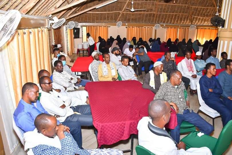Nathif_J_Adam's tweet photo. I continued my engagements this afternoon with various communities in Garissa and I met the noble Weyten Absame family earlier. I'm very thankful for their unanimous support.
#inawezekana #AzimioLaUmoja #NJADM https://t.co/dschn3FC1I