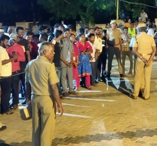 TFC_mass's tweet image. The Main Reason For #AK Doing Family Sentiment Flims ❤️🙏

He Knows What To do, When To Do 😊

#PeoplesHeroAJITHKUMAR 
#AjithKumar #AK61