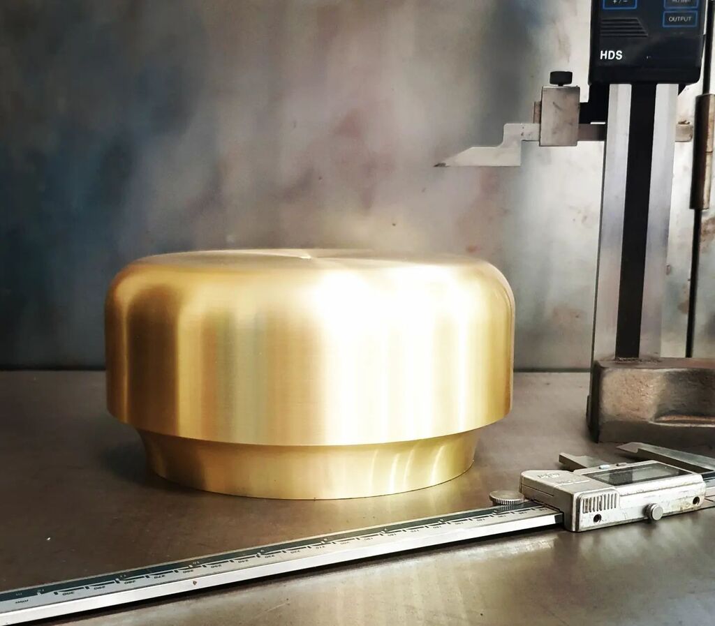 Spin360shop's tweet photo. A bespoke brass 1 off completed today.
.

#metalspinning #metalspinner #portsmouth #southsea #hampshire #brass #brasslighting #lighting #bespokelighting #handmadelighting #lightingdesign #design #madetoorder #commission #commissions #bespoke #smallbusine… https://t.co/qZfSjQnZI6 https://t.co/8TqVybUjTr