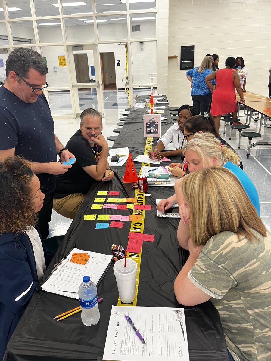MtCarmelES_HCS's tweet photo. Teachers and staff collaborating to come up with shared core values. #best1stdayeverhcs #BetterTogetherHenry #mustangsrock #communitybuilders #belikepike #makingBOLDmoves #corevalues @HenryCountyBOE @iammrsbolds @AntonioMattox2 https://t.co/LCS3mCcqoB