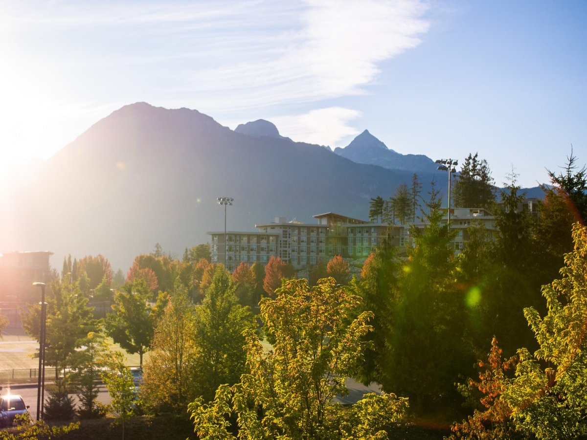 QuestUniCanada's tweet photo. This view never gets old.
#QuestUniversity #Squamish #ExploreBC https://t.co/VypMJWscVB