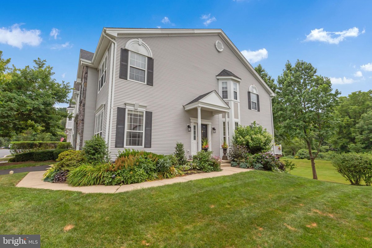 NextHomeSynergy's tweet image. New Listing! $475,000.00, 3BR, 4BA, 143 CHAPS LN, West Chester, PA 19382, Full Details 150509215.homesconnect.com/Listing/320261…