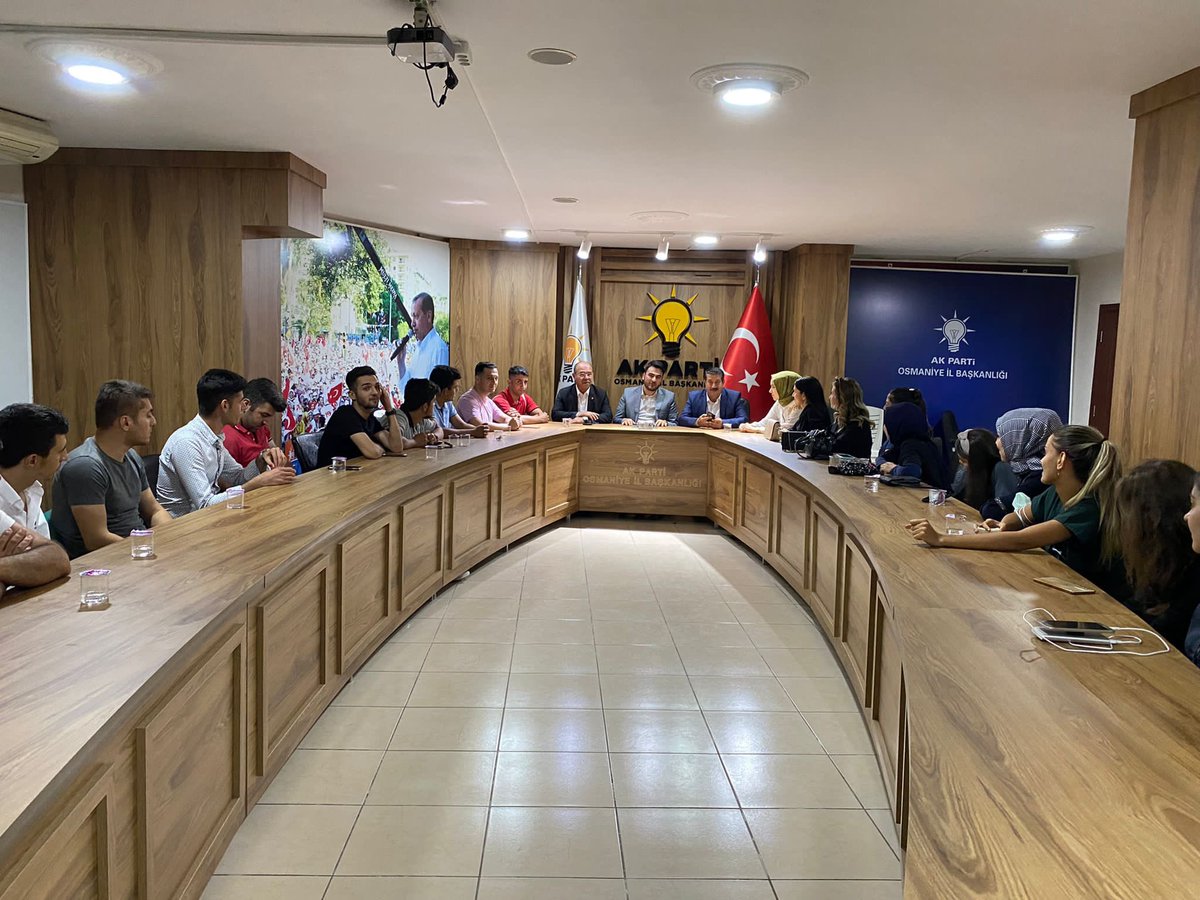 mdurmusoglu's tweet photo. Gençlik Kolları İl Başkanımız Sayın @omerfarukbozkan ve gençlik kolları teşkilatımızla haftalık olağan yönetim kurulu toplantımızı gerçekleştirdik. 

Geleceğimizin teminatı olan gençlerimizin her zaman yanında olmaya devam edeceğiz. https://t.co/HQOa6CvKoK
