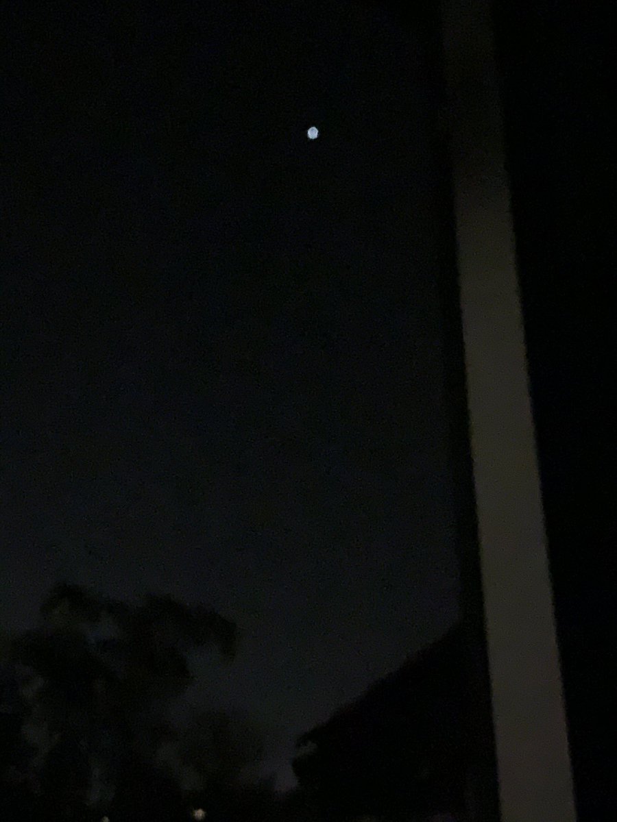 _ICONICBOY's tweet photo. Dans la nuit du 26 au 27 juillet 2022 à 3h du matin j’ai aperçu ça dans le ciel mais j’ai trouvé aucune info dessus, c’était lumineux et orange. Des gens calés en #astronomy ?
#Astrophotography #planete #Etoiles https://t.co/IwxOESxEuB