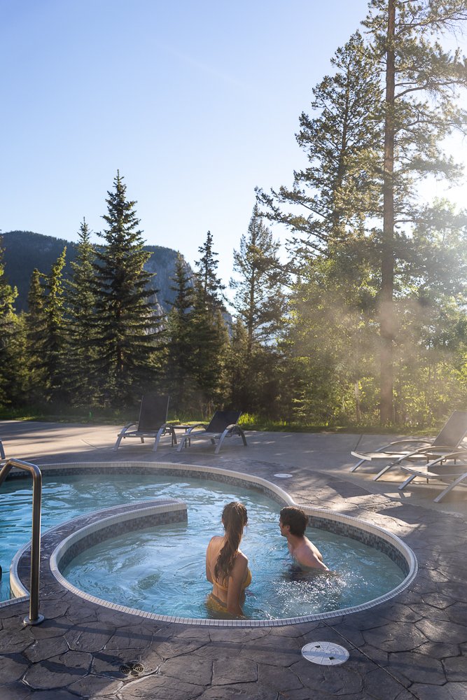 You might not be up for a cold plunge, but how about one of our pools at the spa? Our Willow Stream Spa offers,
🌊3 waterfall treatment whirlpools
🌊an indoor mineral pool and
🌊an outdoor whirlpool.

Which one are you making a dip into?

#BanffSprings #AdventureHere #BanffSpa