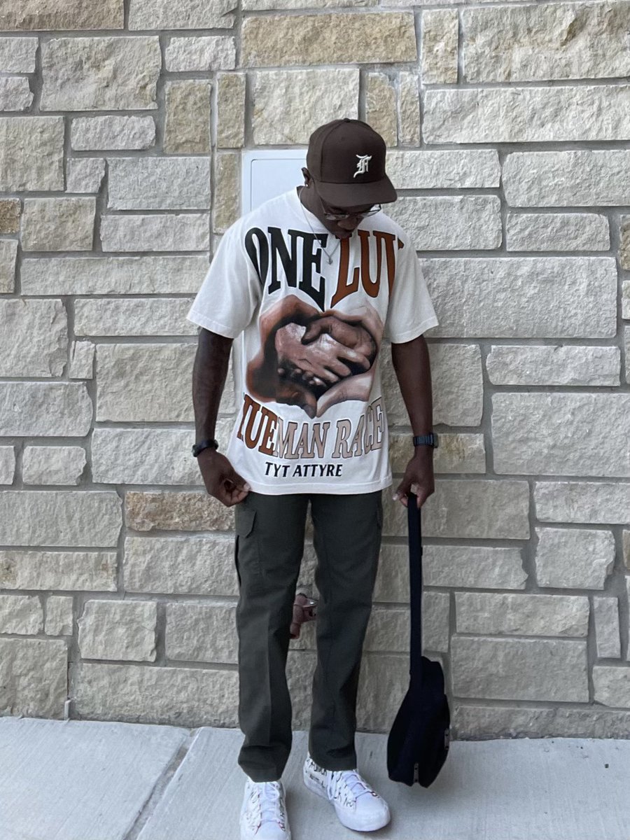 TYT_ATTYRE's tweet photo. Would you wear this shirt? 🤔 https://t.co/0UhikCg2Yt