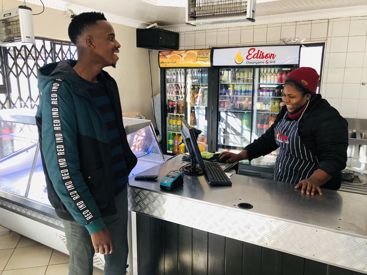 Ndi_Muvenda_'s tweet image. Went to Edison Business Park 👌🔥 She didn’t believe it was me 😆😂 She then asked to see the jersey 😆🔥👌

She’s such a lovely ☺️ person 🙂