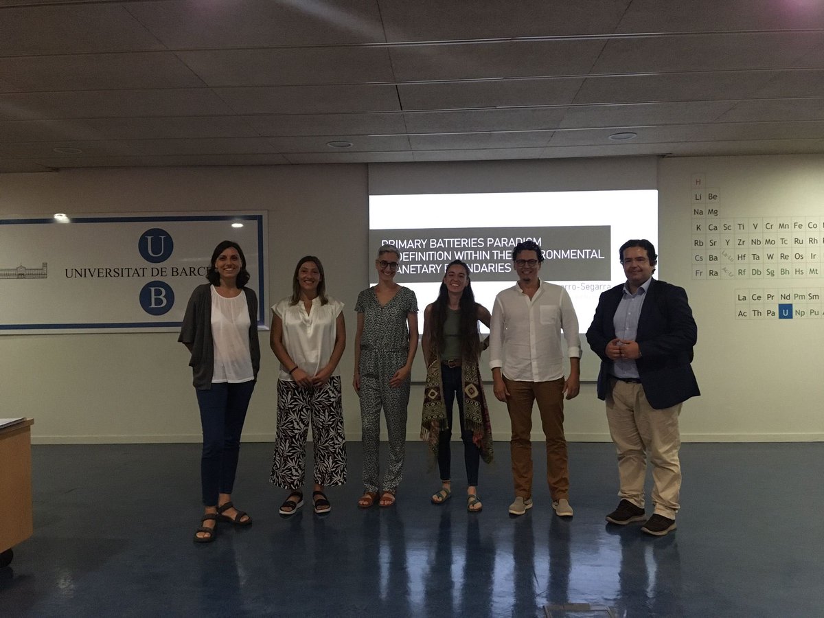juanpablo_eb's tweet photo. There’s a new Dr. in town! 👏🏼👏🏼Congrats to Dr. Marina Navarro-Segarra for defending her excellent PhD thesis “Primary Batteries Paradigm Redefinition within the Environmental Planetary Boundaries”! 🍩 🔋 

#DoughnutEconomics +
#Sustainable #Batteries https://t.co/xQTv9iyX35