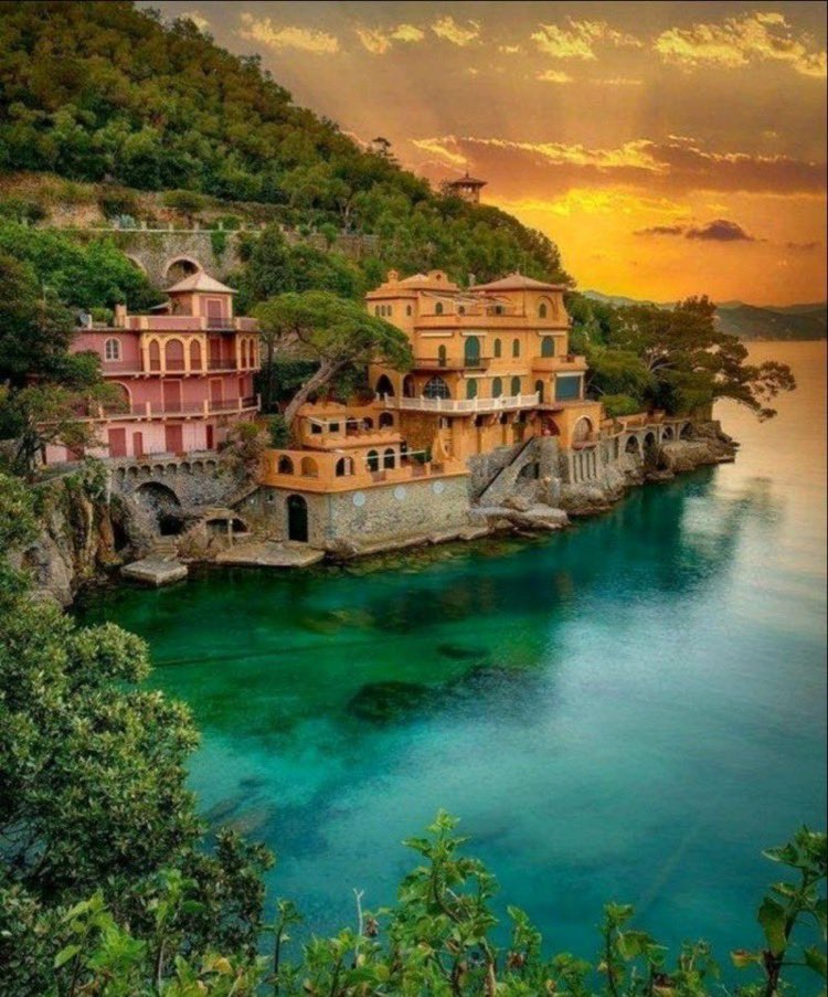 An evening in Portofino, Italy 🇮🇹 

📸 IG amazingplace