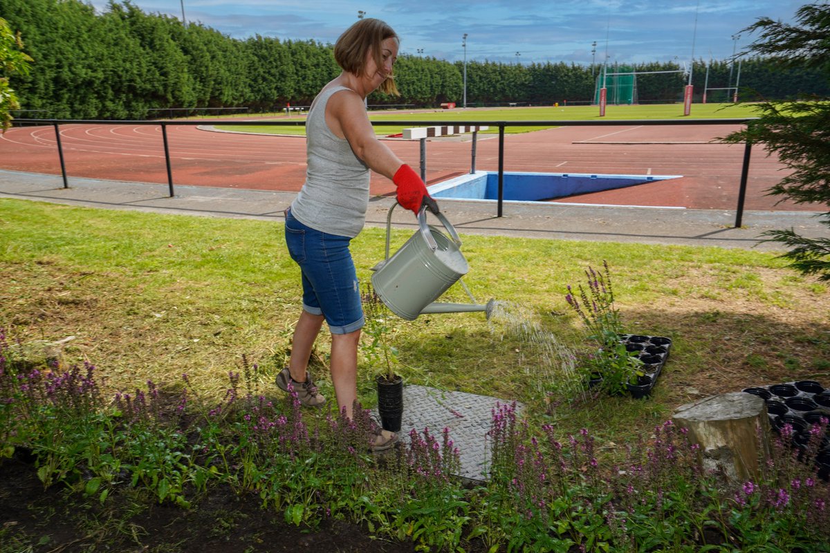 ClimateAlli's tweet photo. What a brilliant day flitting between this fab event &amp; volunteer supervising on the #rugbymemories Community garden @WiganWarriorsCF 
Thx so much to the @wigancouncil lettings team and @GreenCrew1. We achieved so much with your kind help today. #volunteerdays #BeKind work culture https://t.co/OX4gpIuq8U