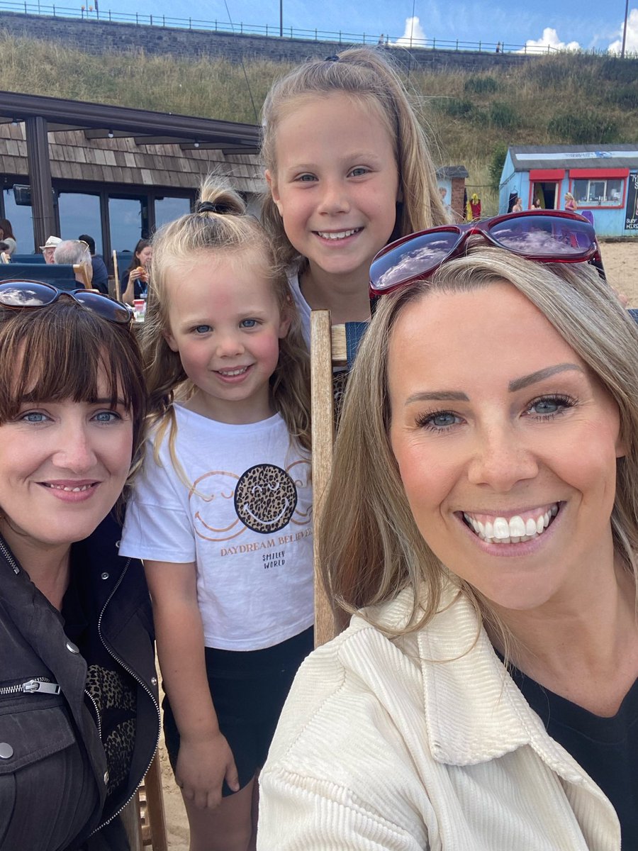 kristygiblin's tweet photo. Lush day with the kids and @thecatsmother84 #auntytime #wetpants #tynemouthpriory #crusoes https://t.co/HvHqrl8rjQ