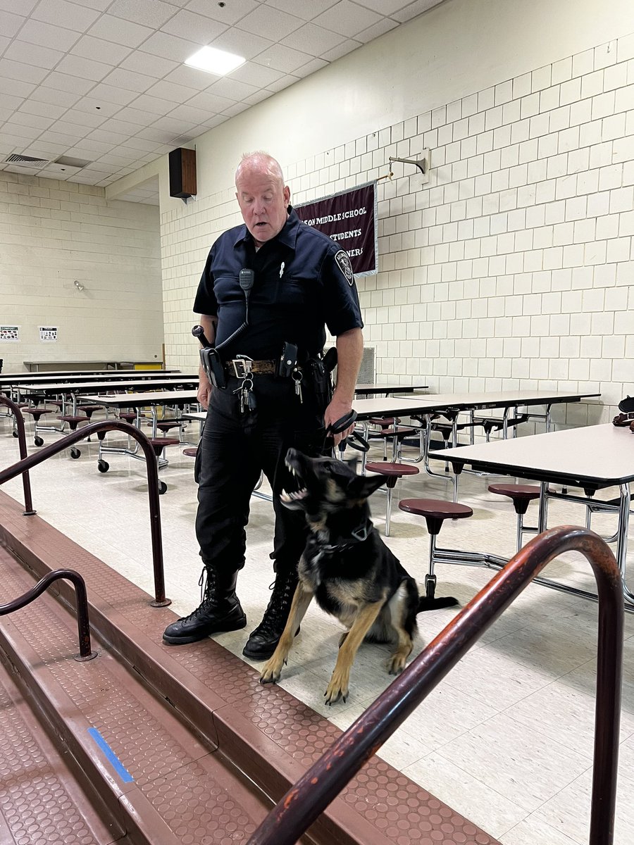 MsBrayfieldPE's tweet photo. Summer Fun had a very exciting special guest in our Pet Pros class- Officer Hogan and Eiko! Mike taught our students all about the K-9 unit and were able to ask a lot of questions! We loved having him! @ArlCommunityEd @ArlingtonMAPD https://t.co/JnM9gJXDTS