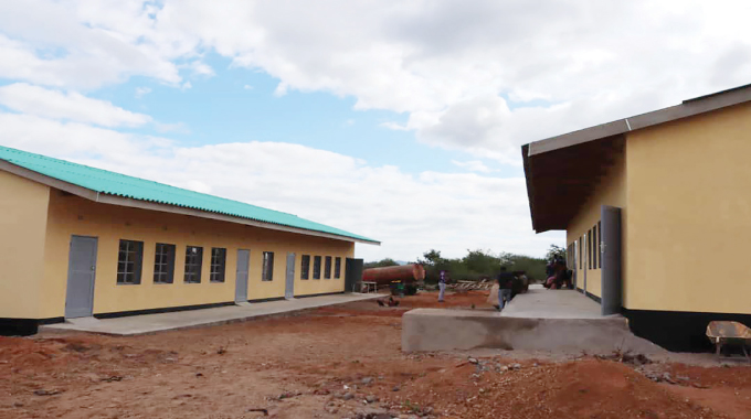 Eddie_Gore1's tweet photo. #SoFar

#Zimbabwe has built more than 600 schools under H.E President @edmnangagwa administration.

Leaving No one and No place behind #Vision2030
#NyikaInovakwaNeveneVayo 
#FiveMoreYears
#MoreDevelopment https://t.co/3czRQukMUD