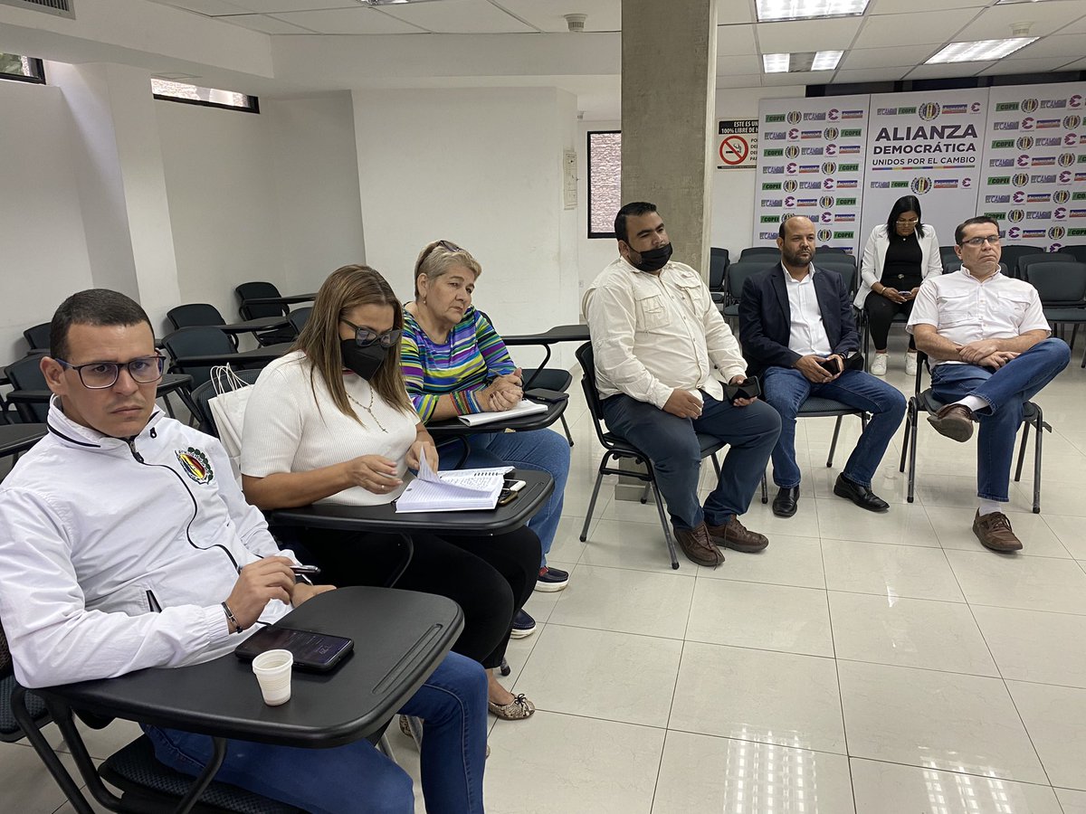 MAELECAD_VE's tweet photo. Se instala el #MAELECAD como órgano electoral operativo de #AcciónDemocrática, con presencia del Secretario Nacional de Organización @cleverlaraad, Sub Secretario General Nacional @OrangelSalasB, secretarios administrativos y 9 secretarios políticos del CEN. #CaminandoHaciaEl2024 https://t.co/4Z6EazxSSO