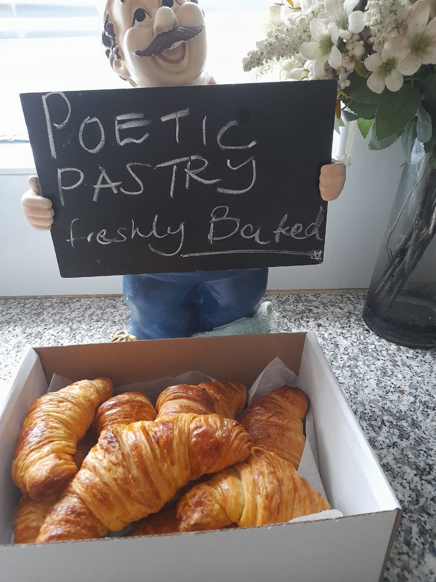 v_molapisi's tweet photo. My Sis makes the yummiest baked goods. Please support her business, contacts on the flier 🙏🏾 https://t.co/Dso648D1z8