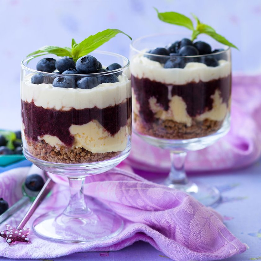 Need a quick and easy summer treat? Try this No-Bake Blueberry Cheesecake Parfait. It’s the perfect dessert to make when you are pressed for time or in need of a cool dessert. 
Check out the recipe: bit.ly/3vIb5vx