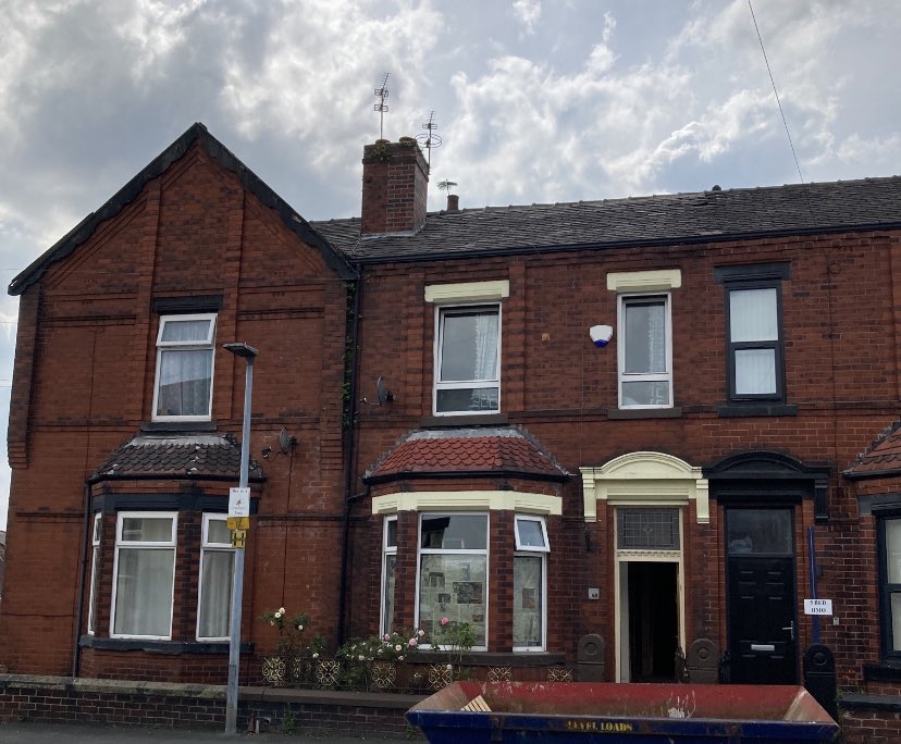 mr_soot's tweet photo. Busy day for the Mr Soot team with sweeps and stove servicing in #Hindley, #Leigh, #Tyldesley, #MosleyCommon and #Swinley 🎩 https://t.co/9oySRFzNQt