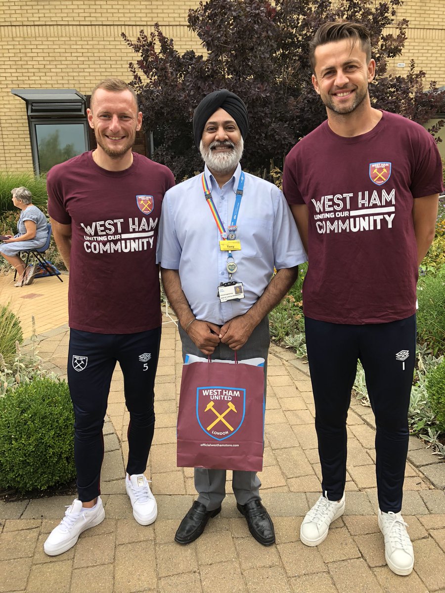 On Friday 22nd as part of a Thank You event whilst having brunch, I had the pleasure of meeting Carlton Cole and Marlon Harewood.
Today had the pleasure of meeting Vladimir Coufal and Lucasz Fabianski, they gave up their time today to meet staff, COYI