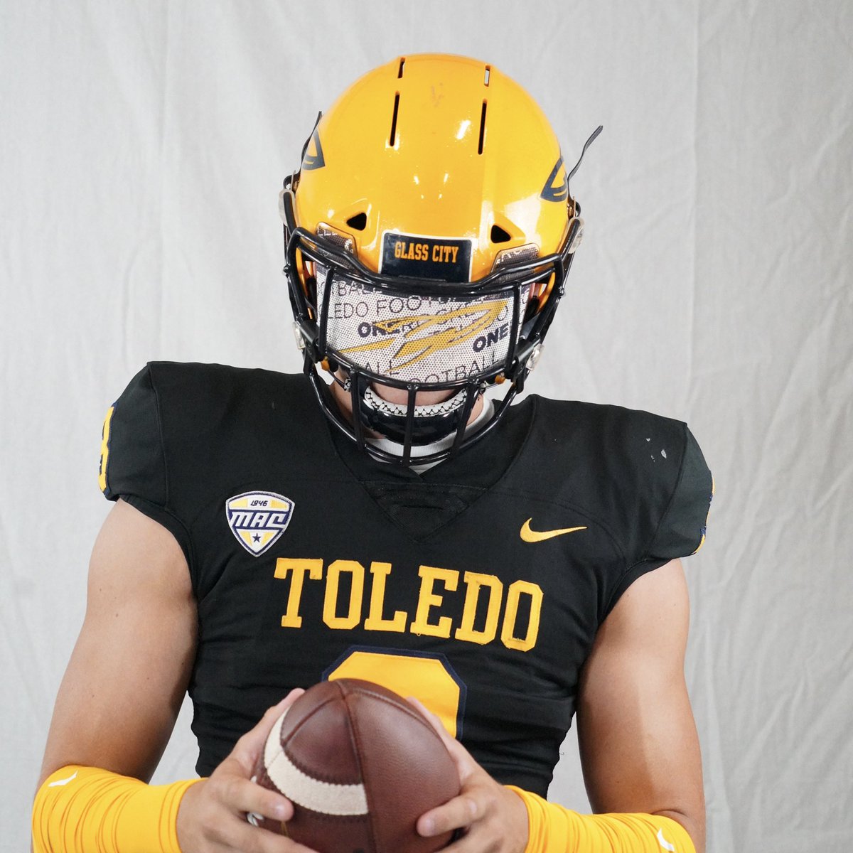 Chris_Dapp05's tweet photo. 🚀BLESSED🚀 #Committed❗️
@SVRaiderFB @ToledoFB 
@vkehres 
@CoachCandle 
@CoachBastien https://t.co/yYa192tdjQ