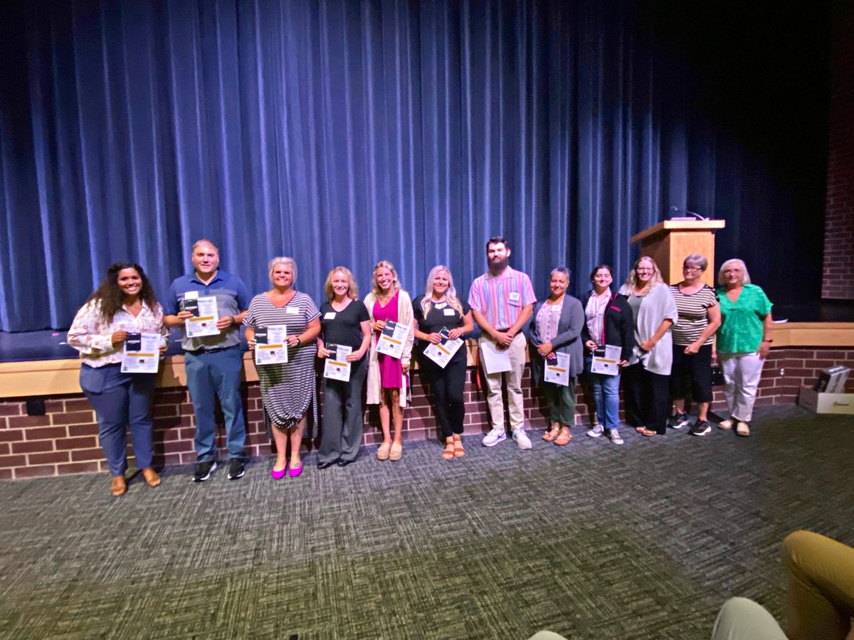 WillisSchools's tweet photo. The North Montgomery County Retired Teachers Association has awarded ten first-year teachers in Willis ISD with a $100 gift certificate to Amazon. The winners were chosen by drawing during new teacher academy held this week. 

#IChooseWillis #wisdnewteacher https://t.co/6EC3zFkeV8
