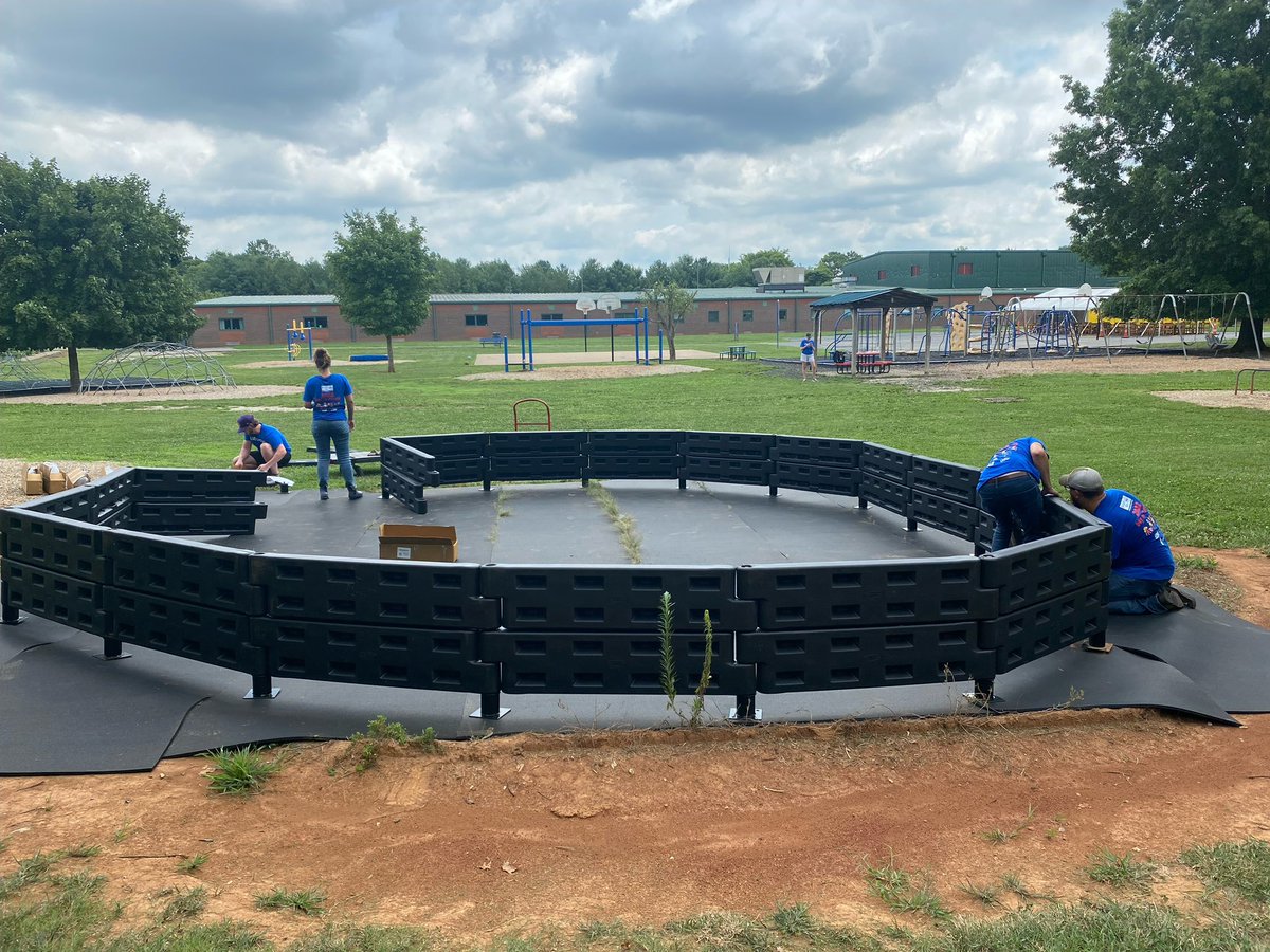 NatcherElem's tweet photo. Thank you to our volunteers from Enterprise Rental Cars for taking part in our United Way Day of Caring project! The new gaga pit looks wonderful! https://t.co/3axl9bWm7u
