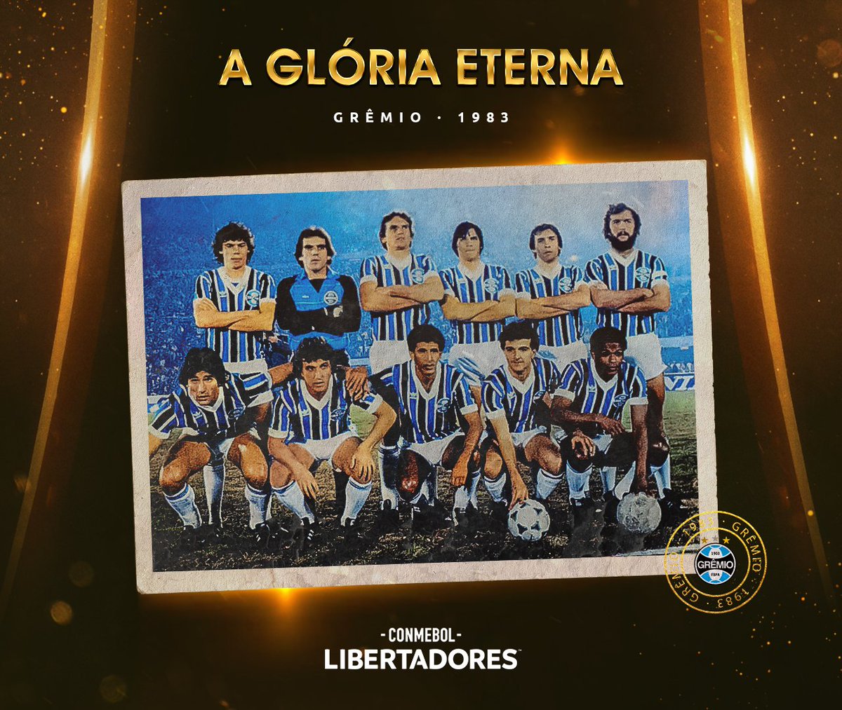 LibertadoresBR's tweet photo. ⭐️🇪🇪 A primeira vez do @Gremio!

🏆 Há 3⃣9⃣ anos, o #Imortal conquistou a CONMEBOL #Libertadores 1983 e festejou o primeiro dos seus 3⃣ títulos. 

🙌 Uma noite de #GloriaEterna no Olímpico, com vitória por 2-1 sobre o #Peñarol. https://t.co/NHmZOlMdzU