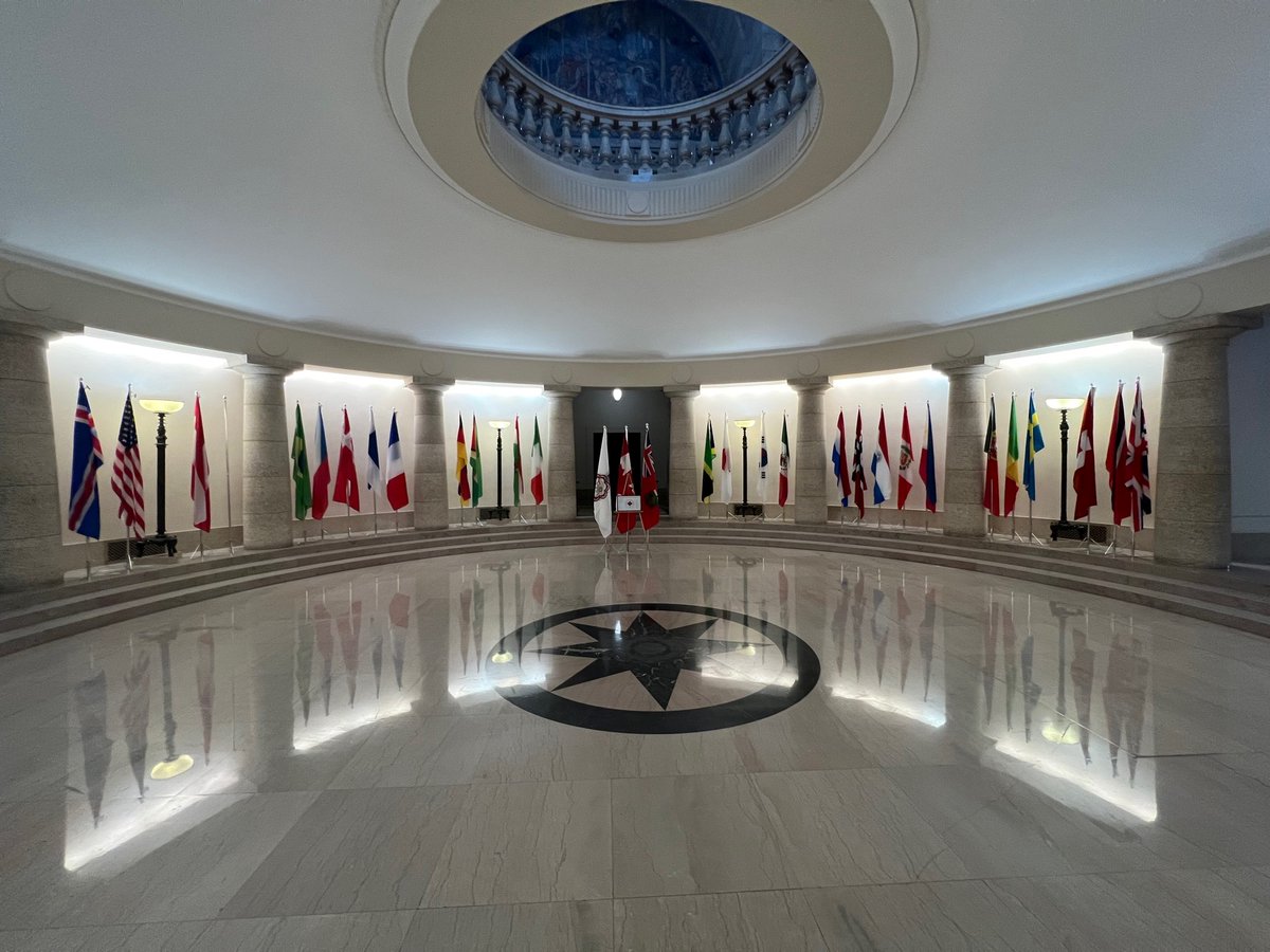 fairdinkumbrad's tweet image. In advance of @folklorama &amp;amp; @Icelandicfest, The Pool of the Black Star, at the @MBLegislature, now displays the flags of the member nations of The Winnipeg Consular Corps.

Manitoba is served by 2 Consulates (Iceland and the USA) &amp;amp; 28 Honorary Consuls.

👇
gov.mb.ca/fpir/protocol/…