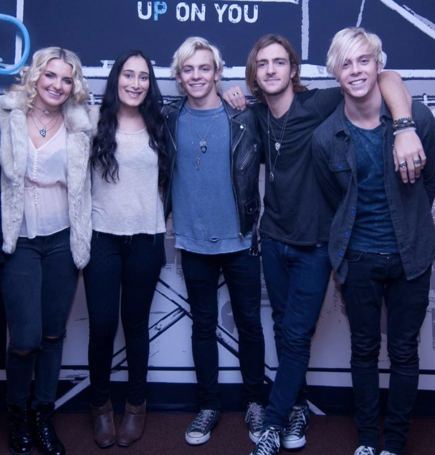 Sarah Kendra tweet media