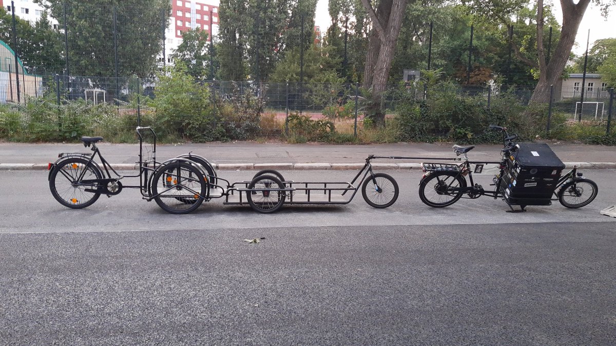 Towing <a href="/cargoshuttle/">cargoshuttle</a> #2 with <a href="/cargoshuttle/">cargoshuttle</a> #1
8 wheels - one motor.
Worked nice!