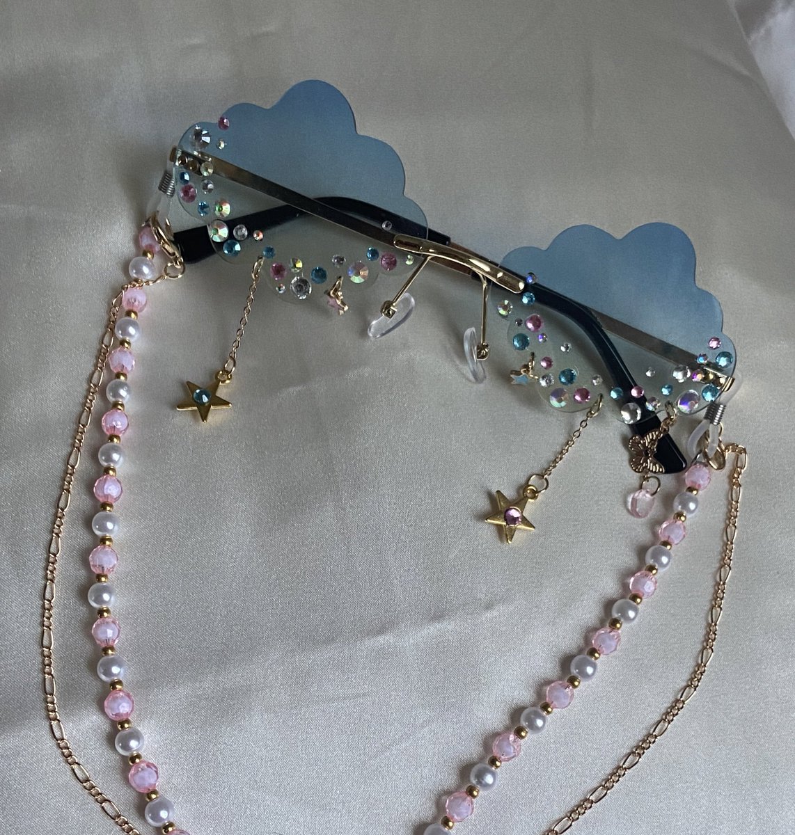 cavicarm's tweet photo. hey guys i’ve started making these funky little festival glasses 
the page is finally up, check out more @ gypsycloud999 on ig 📸☁️⛓🦋💕 https://t.co/FFdJ4ic8HI