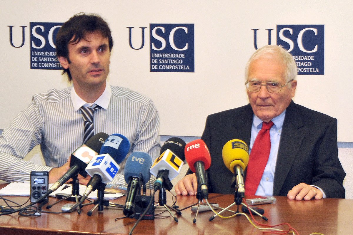 JorgeMiraUSC's tweet image. Ayer, al cumplir 103 años, falleció #JamesLovelock, padre de la #TeoríaGaia y de tantas otras cosas que literalmente ayudaron a este planeta.
 
En 2009 ganó el Premio Fonseca del #ProgramaConCiencia y nos quedó un gratísimo recuerdo de su estancia en Galicia.
DEP