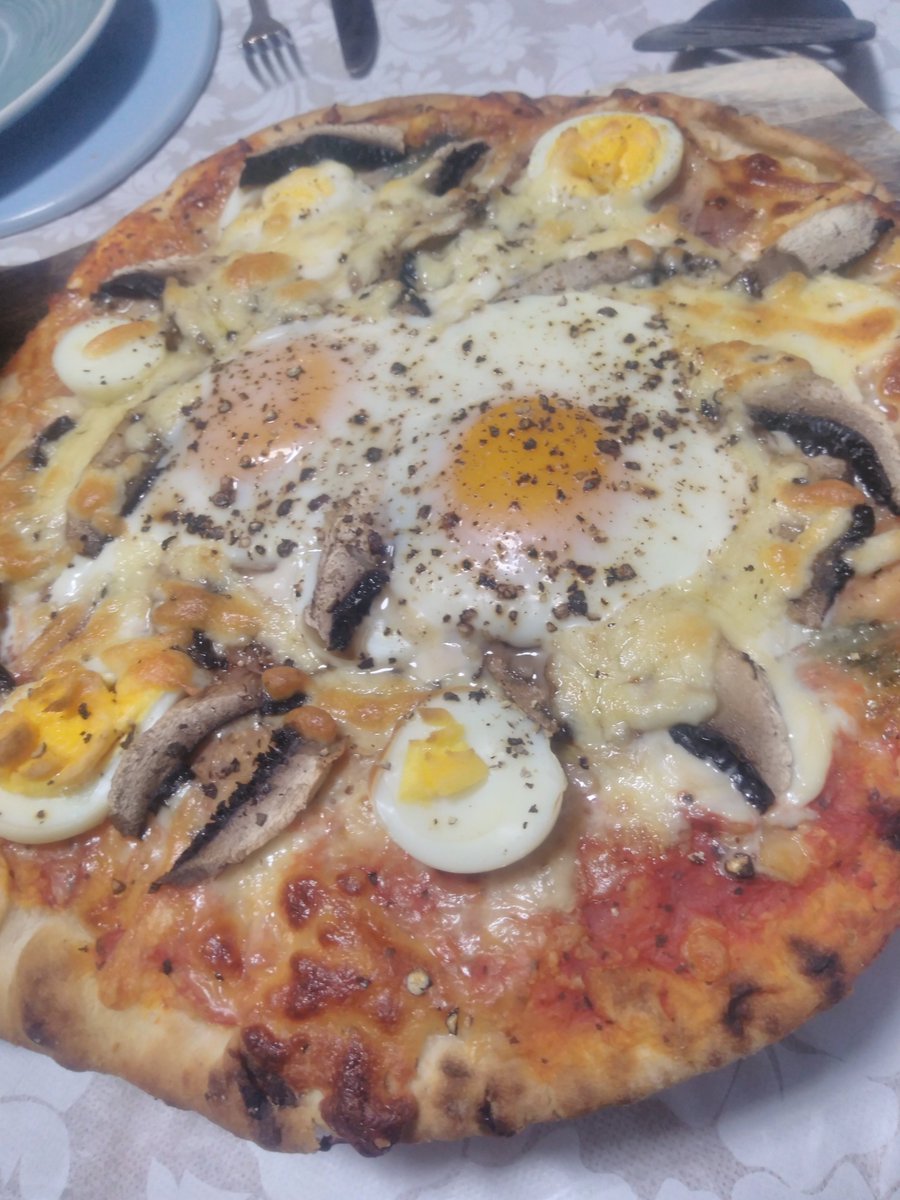 rogerdrags's tweet photo. Supper. Chef Ruby made for us a Toscana Pizza.
#fiercefood
https://t.co/255J4seE32 https://t.co/5pwzHOAn4C