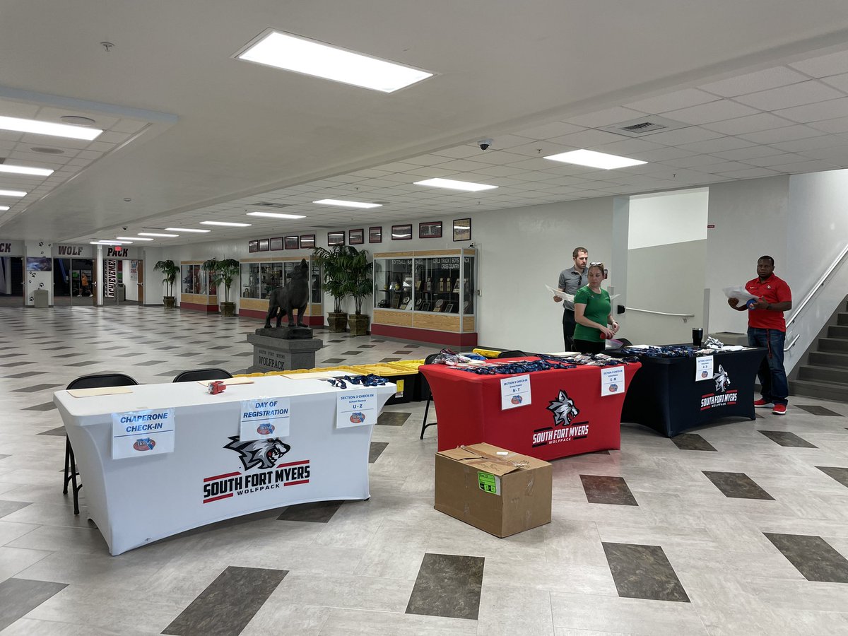 SouthFMHS's tweet photo. SFMHS welcomes @FHSAA!! Setting up for the 2022 Florida Student-Athlete Leadership Seminar. Suggested arrival for tomorrow is 8 am. #beprepared #betimely https://t.co/QHhLVvpkJT