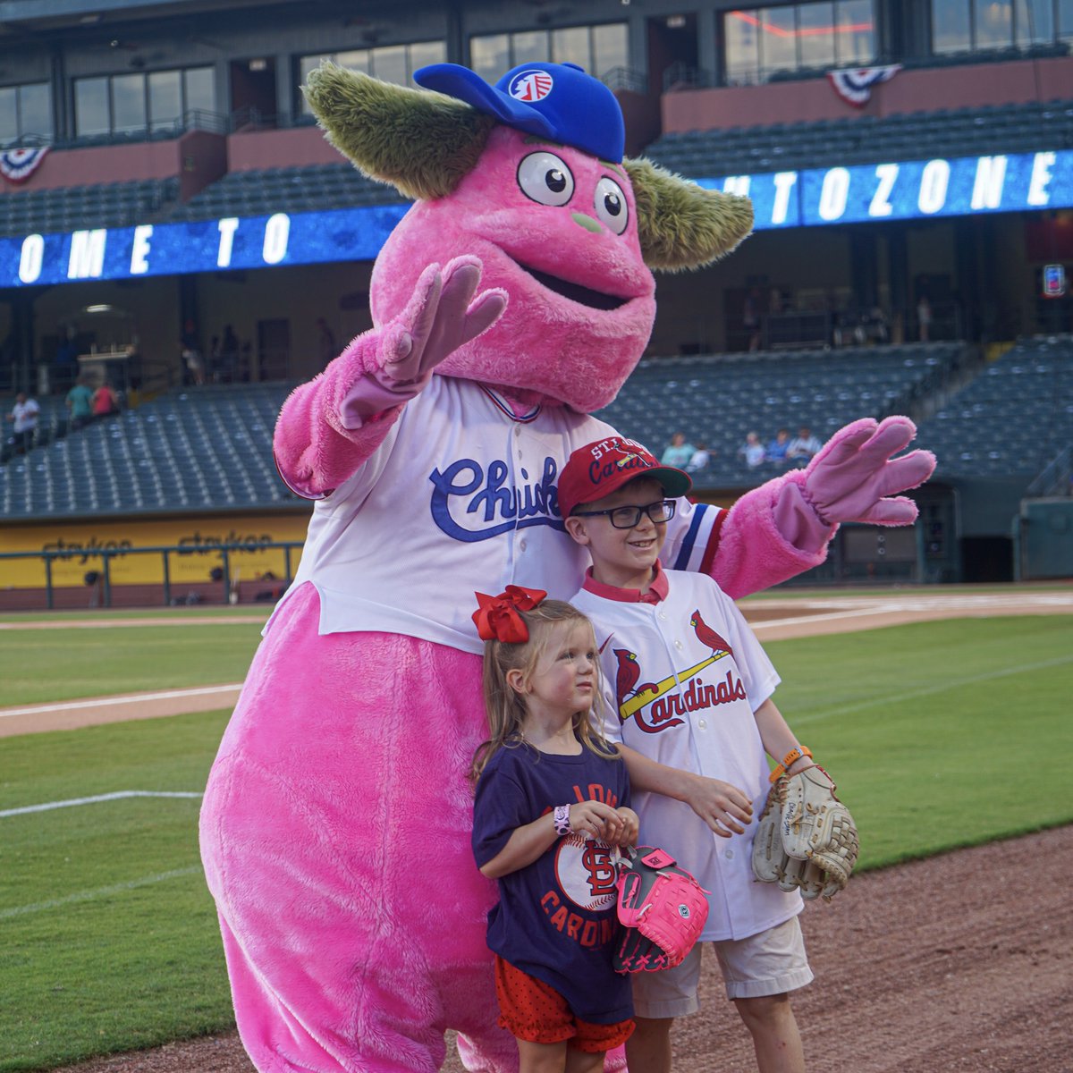 memphisredbirds's tweet photo. Throwback Thursday is TOMORROW 😍

$4 tickets ✅
$2 PBR beers ✅
$1 hot dogs ✅ 

🎟 https://t.co/uspaZLZkoo https://t.co/2nLmSktjzF