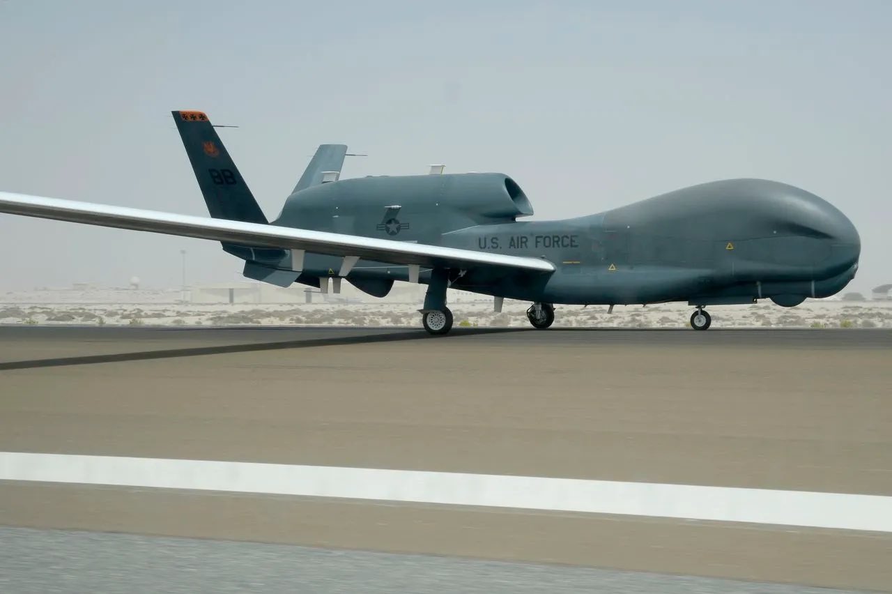 Aerospace Intelligence on Twitter: "The U.S. Air Force (??) plans to retire the RQ-4 Global Hawk in FY27 “to make way for more survivable surveillance technologies.” https://t.co/cNOwAqklaZ" / Twitter