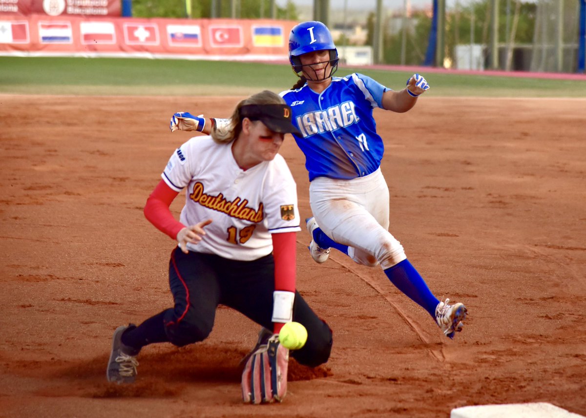 eurosoftball22's tweet photo. 🥎 FINAL RESULT 🥎

🇩🇪 Germany 1 🆚 13 Israel 🇮🇱

📊 Stats: https://t.co/4uWiVG9VSi

#europeansoftball22 #lovesoftball https://t.co/8QIwNZJcf8