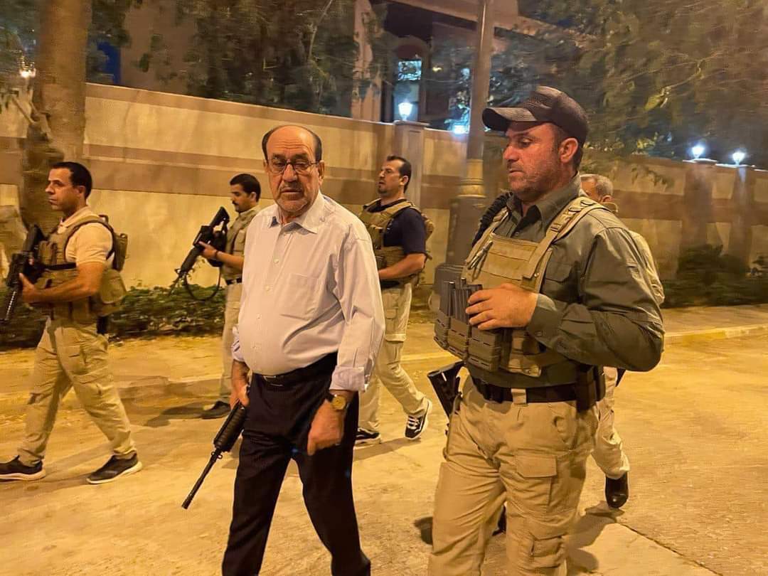 q____7p's tweet photo. رجل شجاع وبحكمه جنه بخير كميه كهرباء رواتب رعايه اجتماعيه رجل منصف

#المالكي https://t.co/iXExIavrUh
