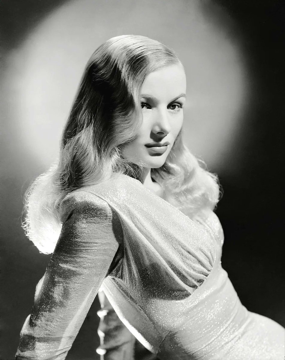 retroco_girls's tweet photo. #VeronicaLake https://t.co/5ld9qhx4SG