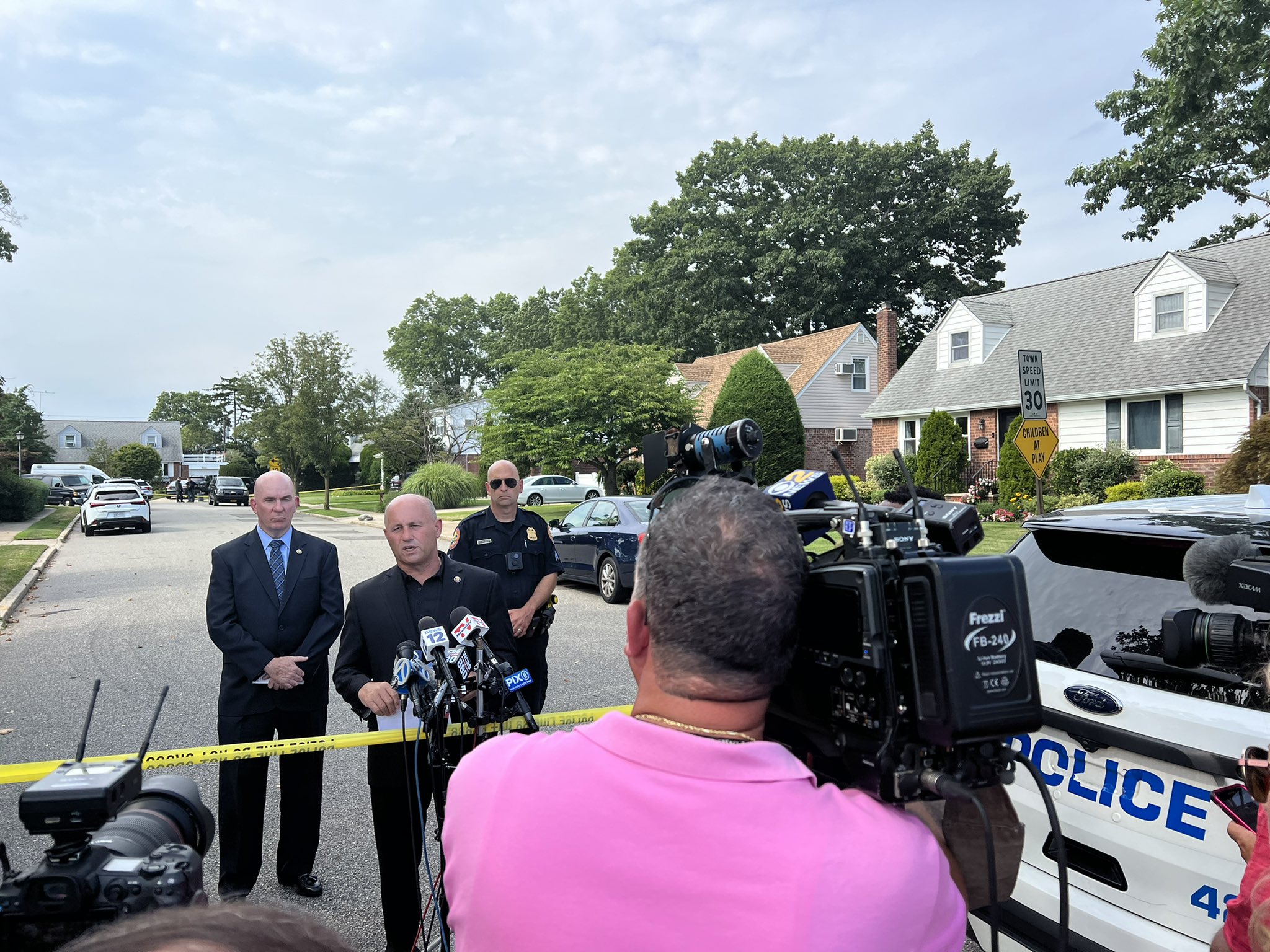 Carolyn Gusoff on Twitter "70 year old Albertson woman dead after what NassauPD call “horrific