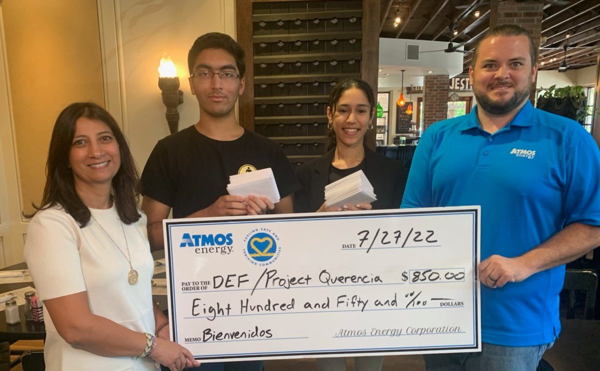 AtmosFredi's tweet photo. SO inspired by the the students at @ProjectQuerenc1! @atmosenergy teamed up with them and @DallasEdFound to welcome 75 visiting teachers from Spain to @dallasschools by donating gift cards to Bread Winners because nothing says #Bienvenidos a #Dallas like chicken n waffles! https://t.co/F8XwomZRsb