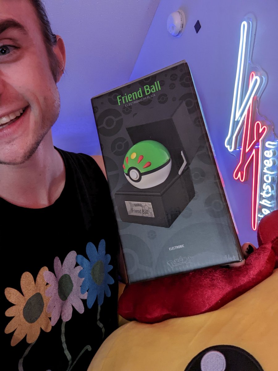 lightscreen_'s tweet image. ⚡GIVEAWAY ALERT⚡

The awesome new 
🟢 FRIEND BALL 🟢

Requirements:
💥 Tag 3 friends 
♻️ Retweet 
🔥 Follow

Winner announced:
📅 Sunday, July 31st 
10pm EST 

So topical after meeting so many friends at GO Fest ☺️

✨GOOD LUCK✨
@Pokemon &amp;amp; @thewandcompany #pokemon #giveaway