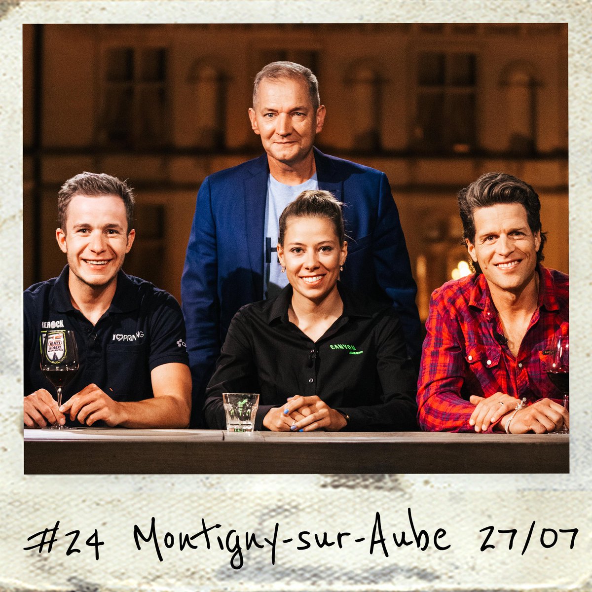 Een tafel vol schone mensen. Tot morgen! 💛 #ViveleVélo