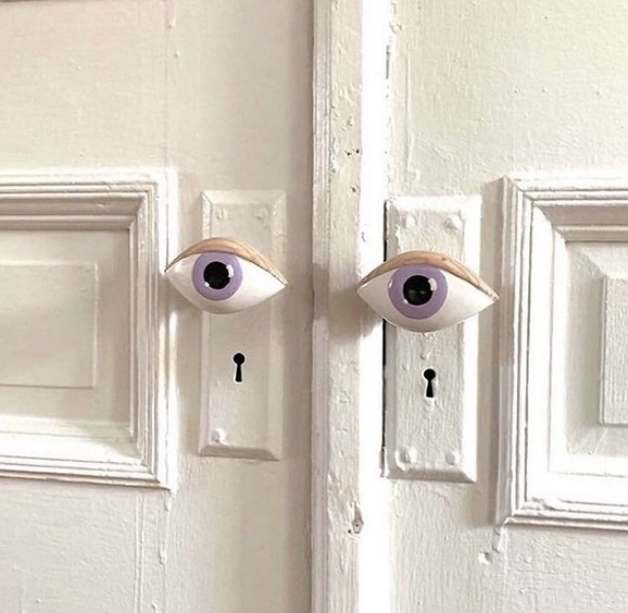 ShopJaneWest's tweet photo. I spy with my little eye, that all your dreams are just behind that door! Go get it. 

#janewest #betterwithjane #womengrow #cbd #media #naturalhemp #betterdays #betternights #astrology #tarot #solstice #summer #summertime #summerdays #beachdays #beachvibe #summervibe #ocean https://t.co/xhCbq4Pd5G