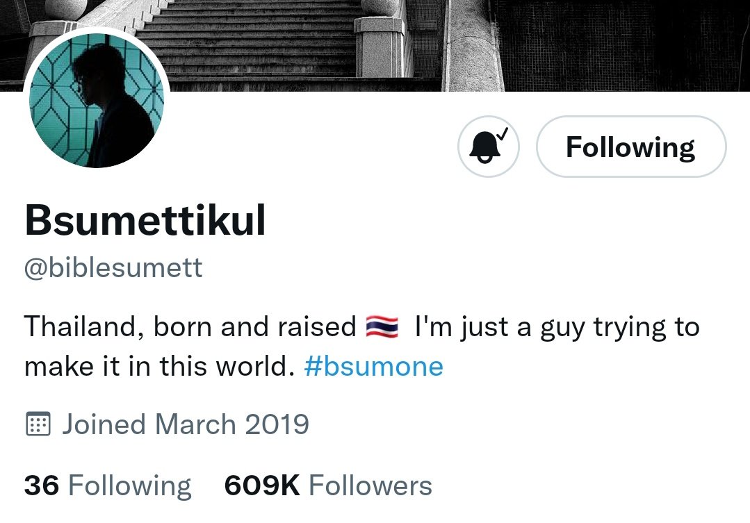 yupsmiley's tweet photo. happy 600K on twitter and 1.7M on instagram 👏

#600KTWforBIBLE #bsumone https://t.co/BMsx6jo3mu