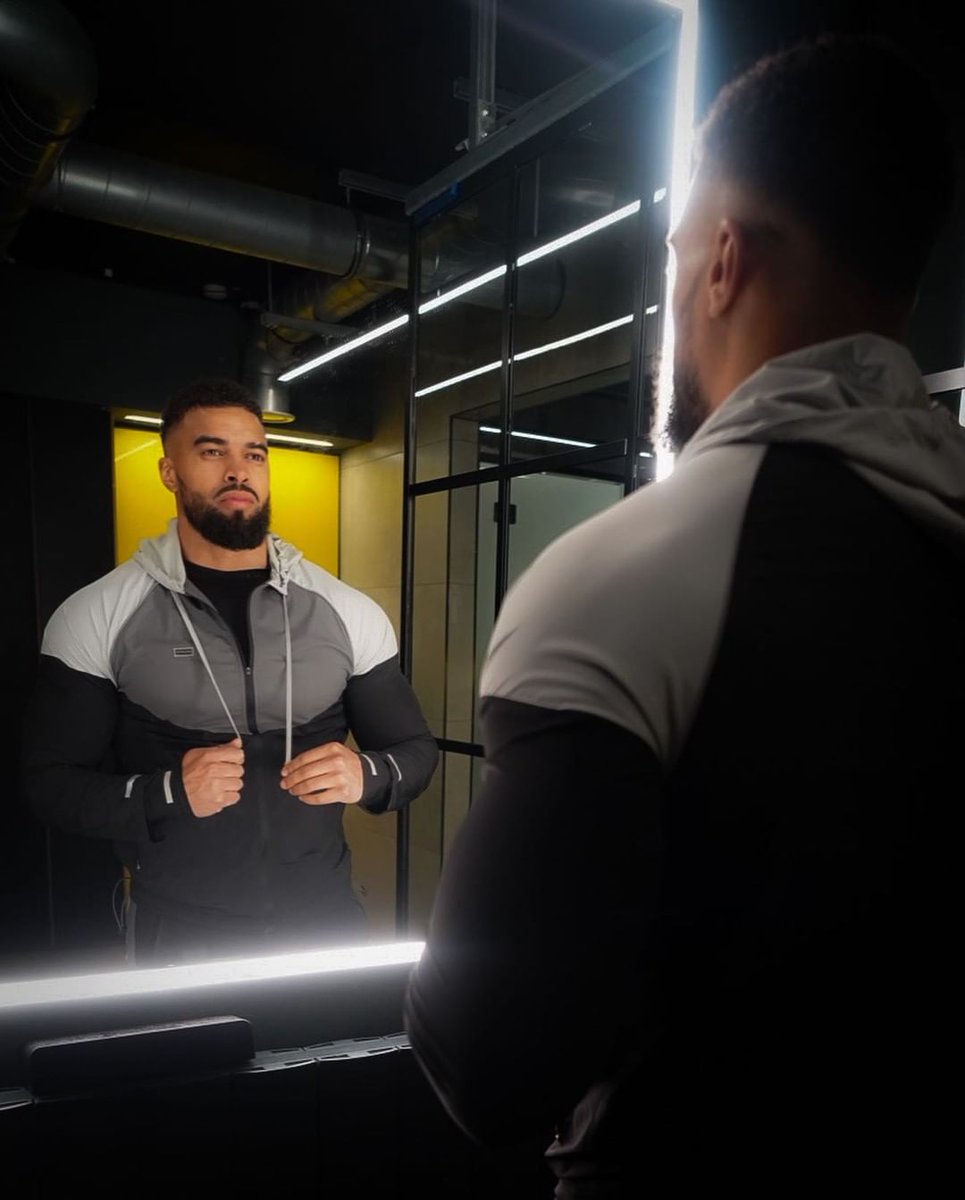 Yeah I know, I look good. Damn good.