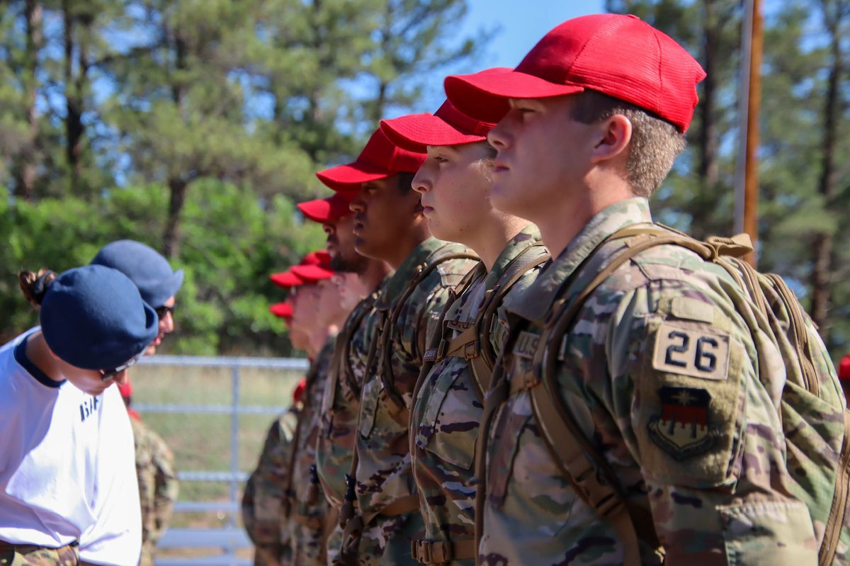 When the basic training flight commander makes corrections, you better listen. #wayprouddad @aubriekuhrt #goairforce @usafa_2023 @AF_Academy